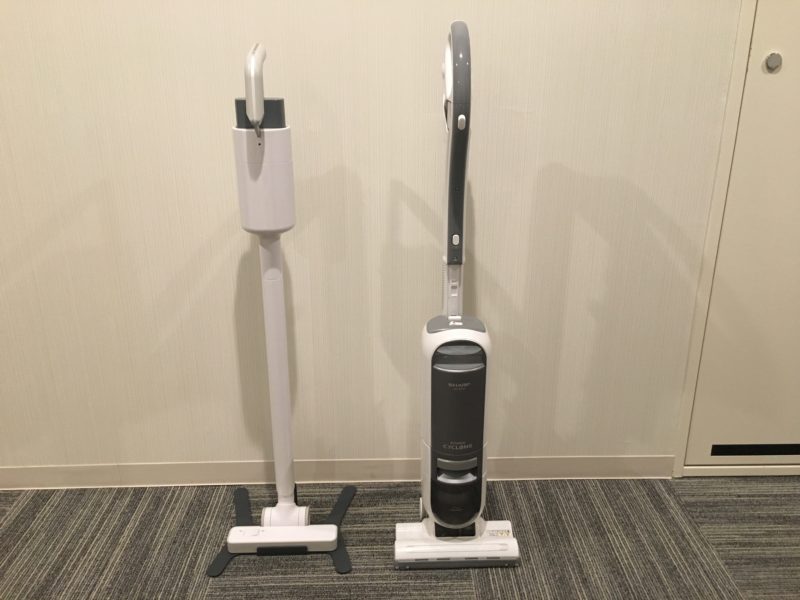 プラスマイナスゼロコードレスクリーナーと旧掃除機を比較