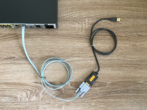 Cisco 1812J USBシリアル交換ケーブル接続