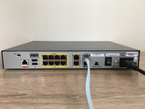 Cisco 1812J ケーブル接続の状態