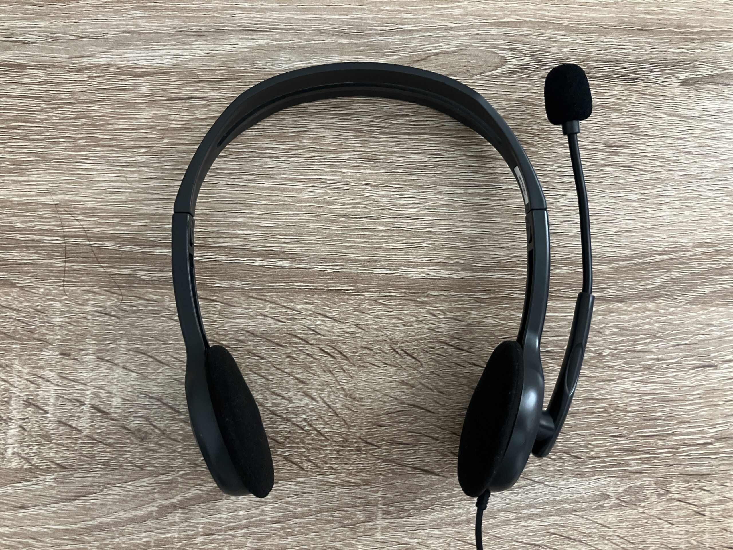 ロジクールH111rヘッドセットのパッケージ外観